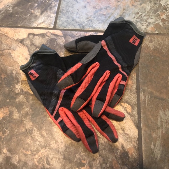 MEC Mountain Biking Blitz Gloves - Picture 2 of 6